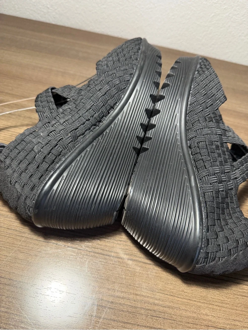 Bernie Mev. Maryjane Wedge Shoes 9 Black Woven Chunky Platform Comfort Clog
